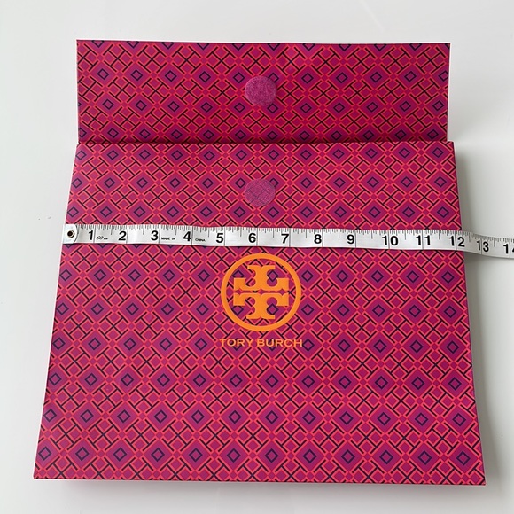 Tory Burch Gift Bag - Picture 7 of 11